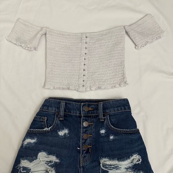 BUNDLE OF 3 Green Black and White Off the Shoulder Crop Top Size Small - Picture 5 of 11